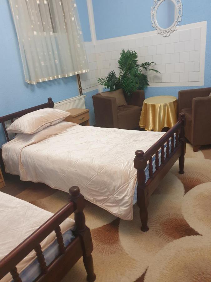 Guesthouse Prenociste Faraon Плевля Екстериор снимка