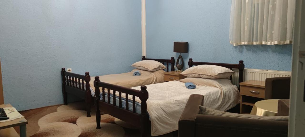 Guesthouse Prenociste Faraon Плевля Екстериор снимка