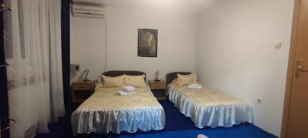 Guesthouse Prenociste Faraon Плевля Екстериор снимка