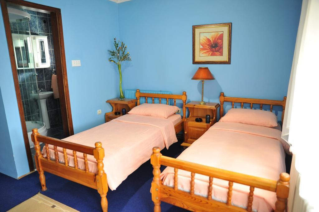 Guesthouse Prenociste Faraon Плевля Екстериор снимка